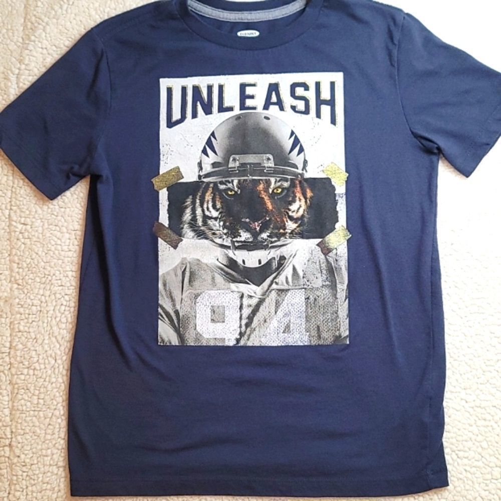 Boy's Graphic T-Shirt Size 10-12 L  Old Navy